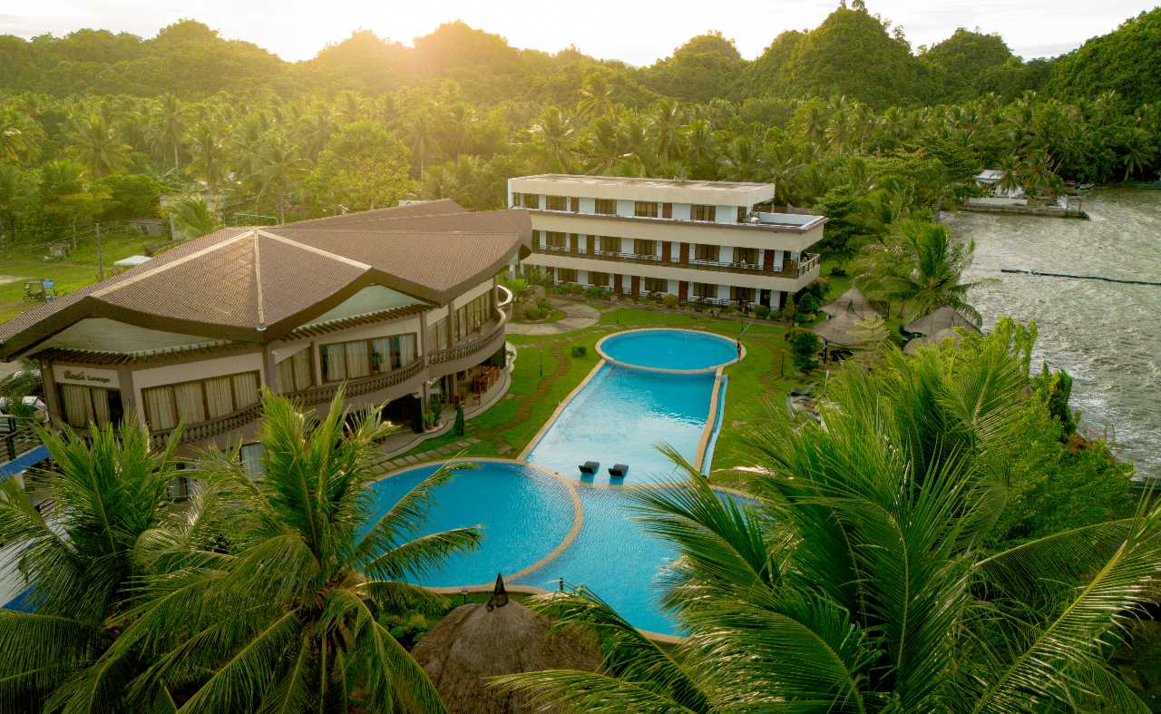 Layao unique swimming pool